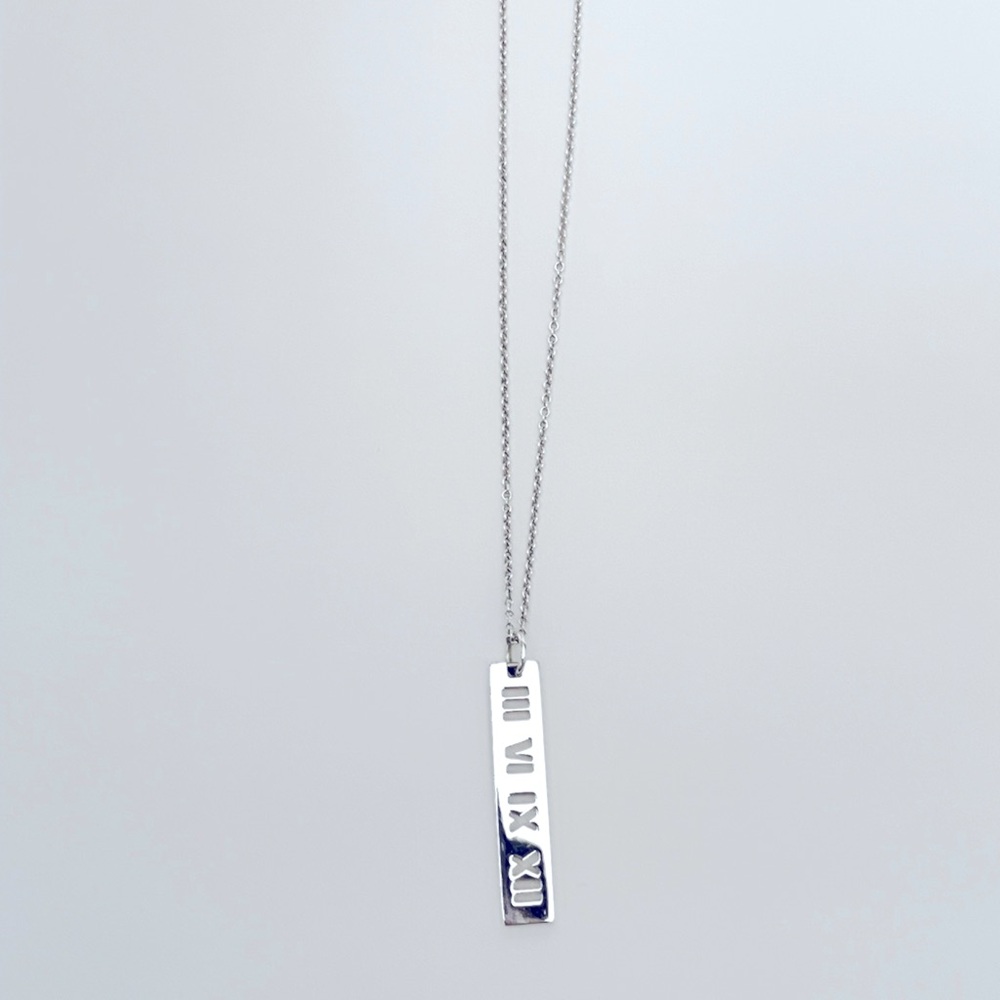 Tiffany & Co Atlas Large Sterling Silver Bar Pendant on 20” Medium Silver Chain
